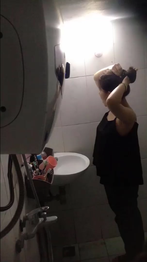 Quay lén gái tắm - clip sex