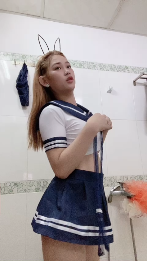 Đồ cosplay thuỷ thủ show trong nhà tắm - sex clip